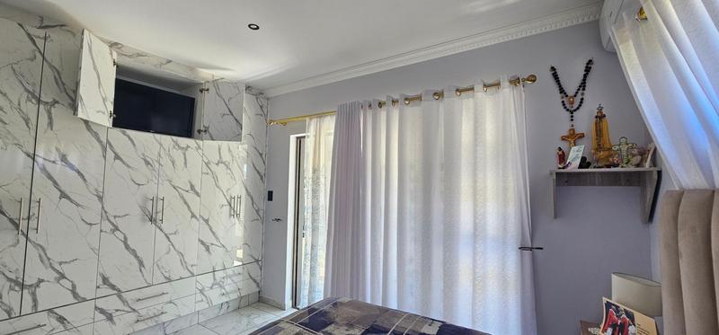 4 Bedroom Property for Sale in Country Club Western Cape